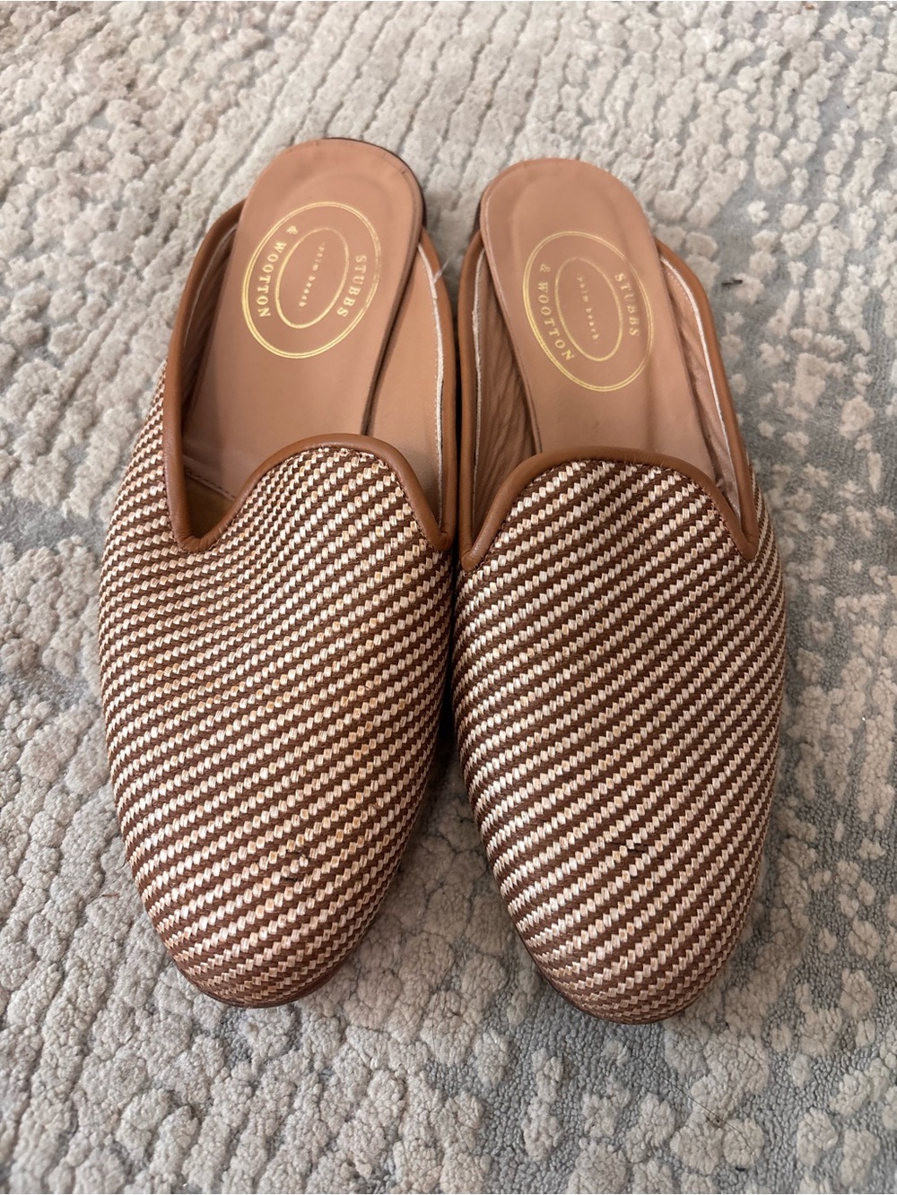 Stubbs and Wootton women’s size 8 slip on